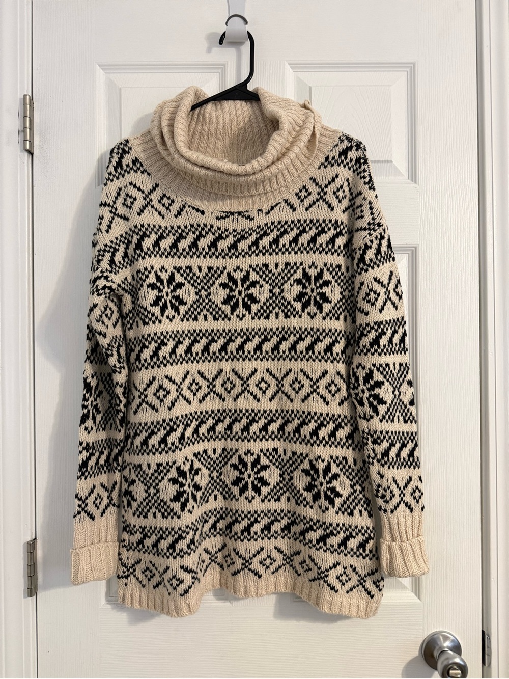 Maurice’s Fair isle cowl neck tunic pullover sweater size Large NEW WITH TAGS